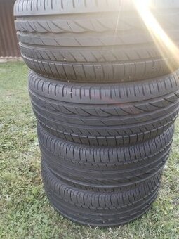 215/45R16