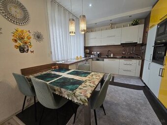 Predám 3 izbový byt v Hranovnici - 1