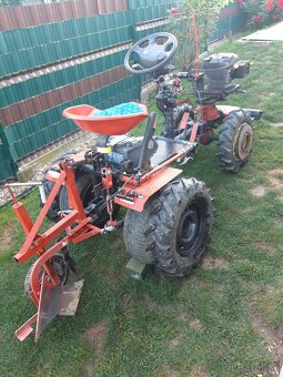 Predám malotraktor dom.výroby,6 ročný, motor 4-takt,210cm3