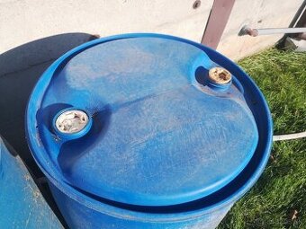 Predám Plastový Sud 220.Litrový su z PHM(nafta)