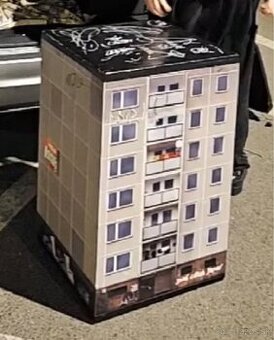 Zberateľský panelák Gleb - Dlhá cesta domov