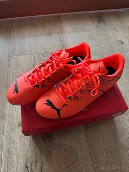 Nove kopacky Puma Attacanto velkost 41