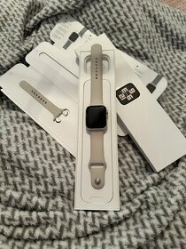 Apple Watch SE 2022 GPS 44mm - biely hliník