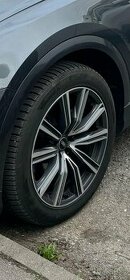 NOVA CENA ORIGINAL Audi r21" Komplet elektrony + pneumatiky