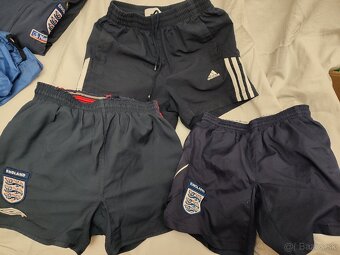 kratasy, šortky adidas v 134 darujem