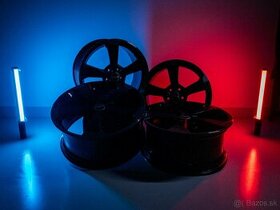 PREDÁM RGB SVETLO ZNAČKY ULANZI