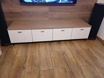 Predam masivnu komodu tv stolik skrinku pod televizor