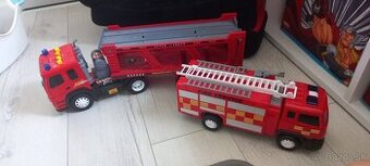 Nakladne auto a hasicske