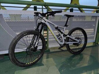 Celoodpružený bicykel Specialized