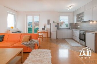 Tehlový 2 izbový byt (64m2) s balkónom a parkovaním Vlárska
