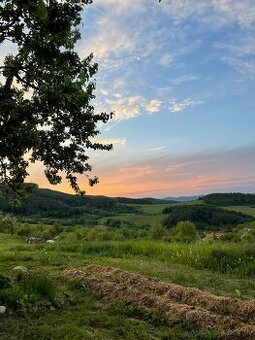 Záujem o kúpu slnečného pozemka na samote