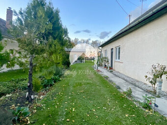 Investičný pozemok s obývateľným domom vo Vrakúni - 1