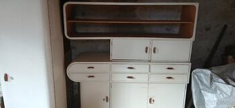 Predam stary kredenc