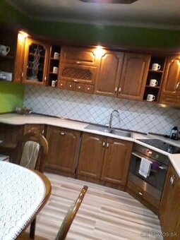 Predám rohovu kuchynskú linku