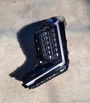 Ľavý predný svetlomet Kia ev9