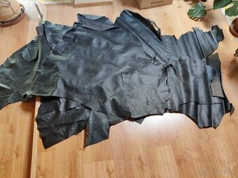 čierna bravčová koža