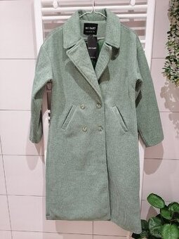 Nový elegantný svetlozelený kabát, vzor rybia kosť