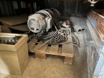 Predám stavebny vrátok