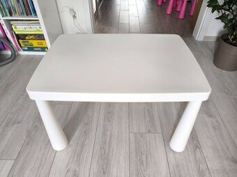 Detský stôl a 2 stoličky IKEA