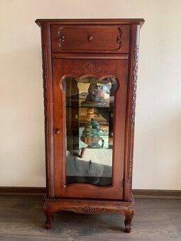 Rustikalna vitrínová skrinka