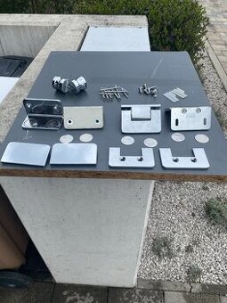 kovanie na kúpeľňové sklo