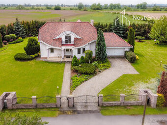 PREDAJ 6- IZBOVÝ RD S DVOJGARÁŽOU,VEĽKÝ POZEMOK 1,65ha