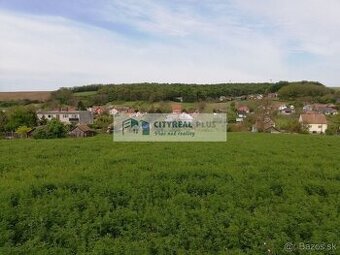 Ponúkame na predaj pozemok v obci Čechy