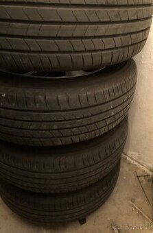 215/60r17 96 H KUMHO dot 3721