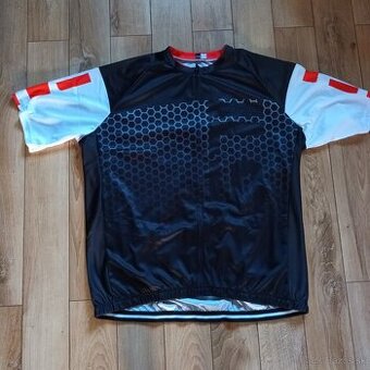 Predam novy nenoseny cyklokomplet velkost XXXL,