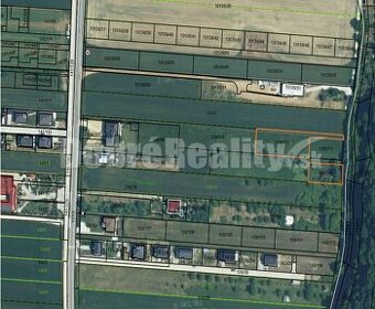 Predaj pozemku v Sokolovciach pod lesom 1473m2 – pokoj, vyja