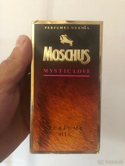 Moschus