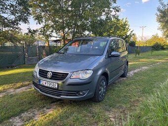 Volkswagen Touran 1.9 TDI, 7 Miestny, 2010