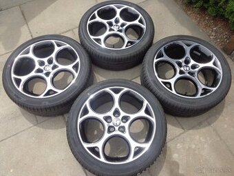 Alfa Romeo Tonale nova original letna sada kolies R19