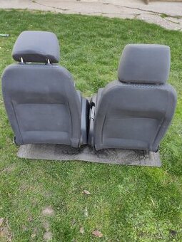 VW TOURAN Sedačky
