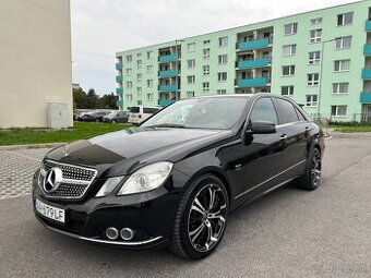 Mercedes E W212 220D - 1