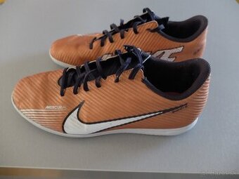 Halovky Nike 40,5
