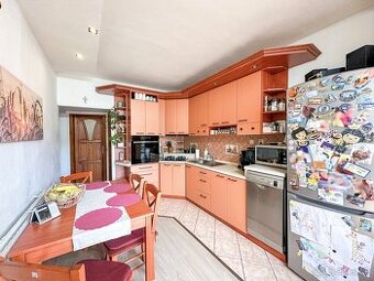 Krásny 4 izbový byt v meste Žarnovica (ul. F. Kráľa)