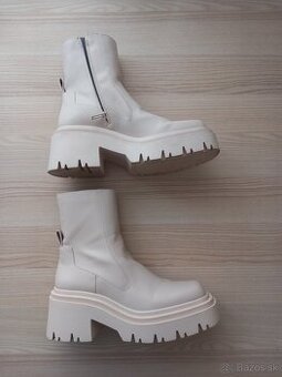 Dámske čižmy na platforme