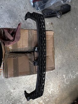 VW passat b7 2010- výstuha náraznika