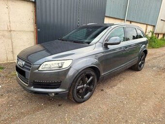 Audi Q7 3.0 TDI S-Line Quattro 7 míst