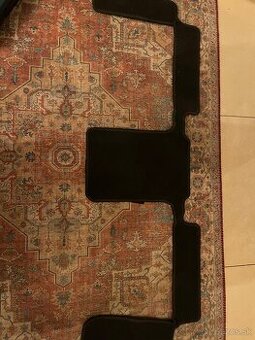 Predám zadný koberec (polovica) pre Renault Scenic II.