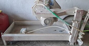 Stolová Píla na betonové výrobky