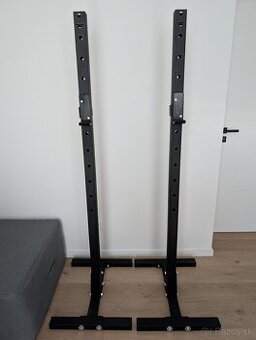 Stojan na drepy a benchpress Forward Fitness