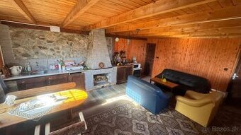 PREDAJ – Rodinná chata s 2 samostatnými jednotkami – KALUŽA