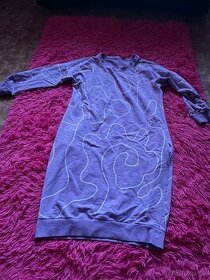 Fialové šaty