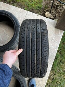 205/40 R17