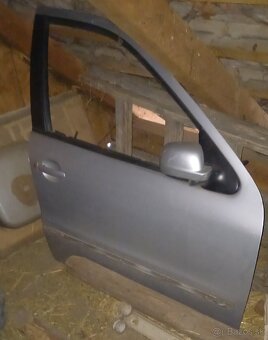Seat leon zadny naraznik,dvere,zadne svetla