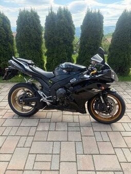 Yamaha R1