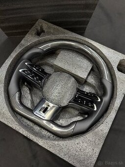 karbonovy tvarovany volant mercedes