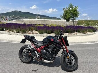 Honda Hornet 750 2023